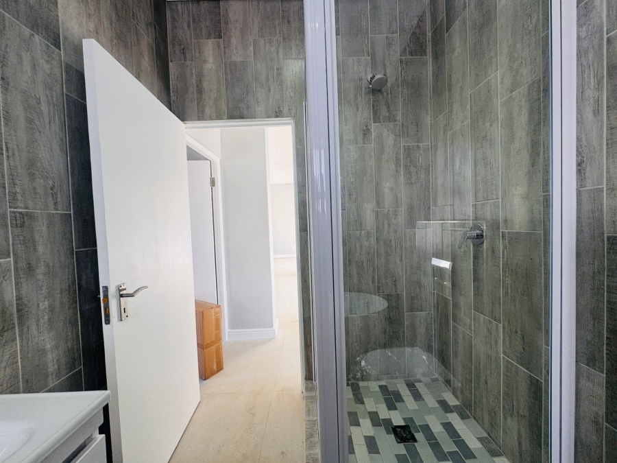 To Let 3 Bedroom Property for Rent in Somerset Lakes Western Cape